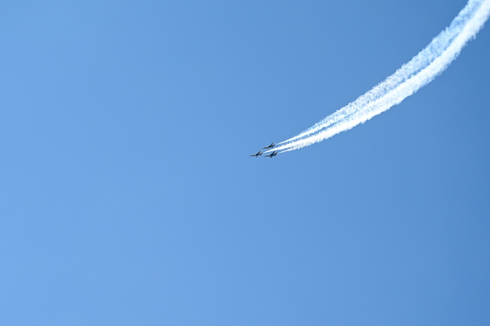 Air Force Thunderbirds train and recertify at Langley
