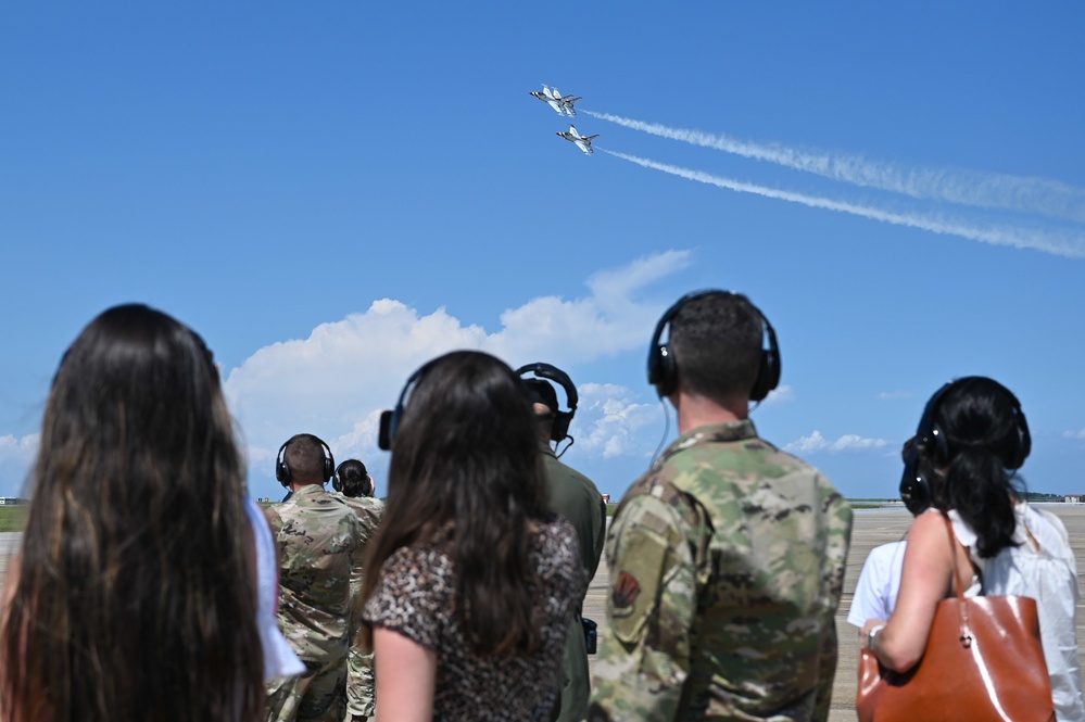 Air Force Thunderbirds train and recertify at Langley