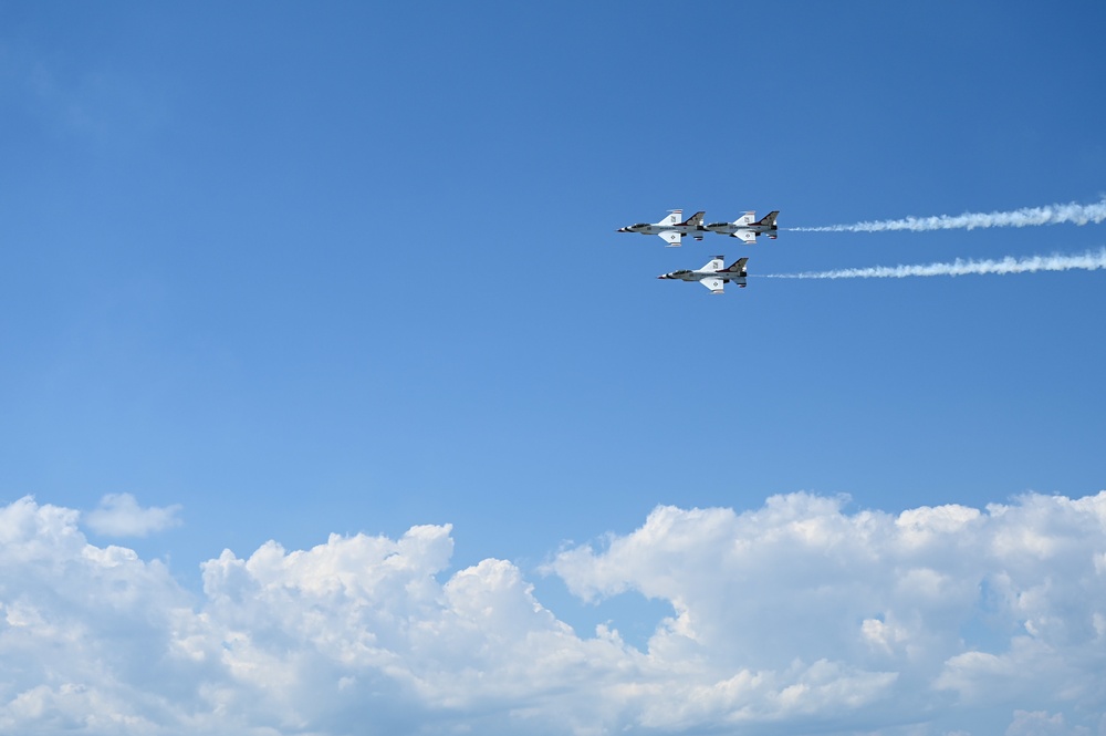 Air Force Thunderbirds train and recertify at Langley