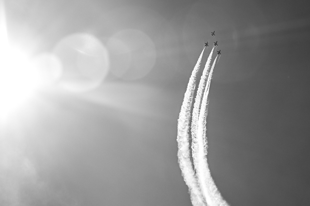 Air Force Thunderbirds train and recertify at Langley