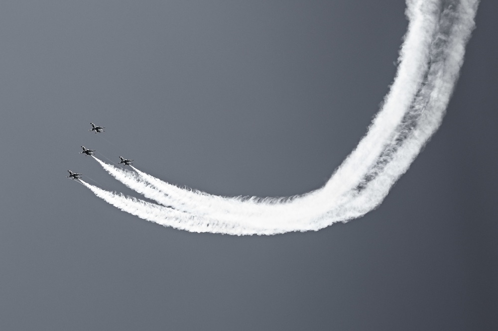 Air Force Thunderbirds train and recertify at Langley