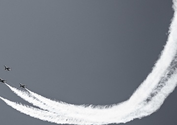 Air Force Thunderbirds train and recertify at Langley