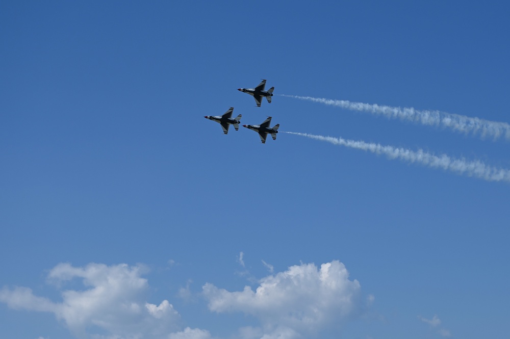 Air Force Thunderbirds train and recertify at Langley