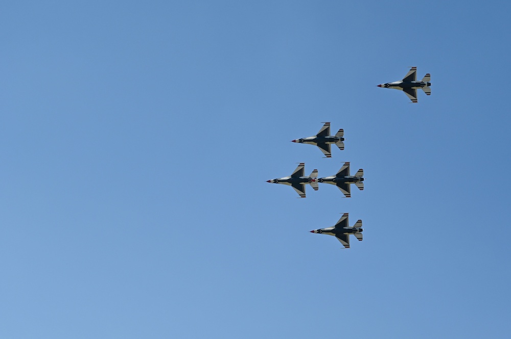 Air Force Thunderbirds train and recertify at Langley