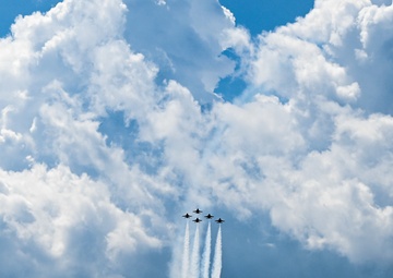 Air Force Thunderbirds train and recertify at Langley