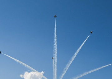Air Force Thunderbirds train and recertify at Langley