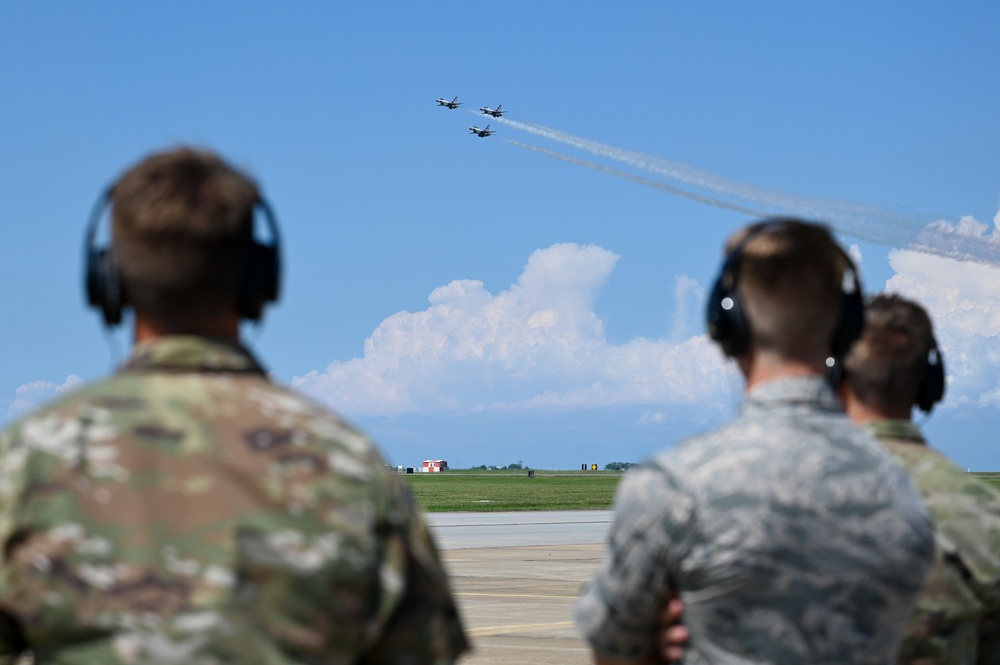 Air Force Thunderbirds train and recertify at Langley