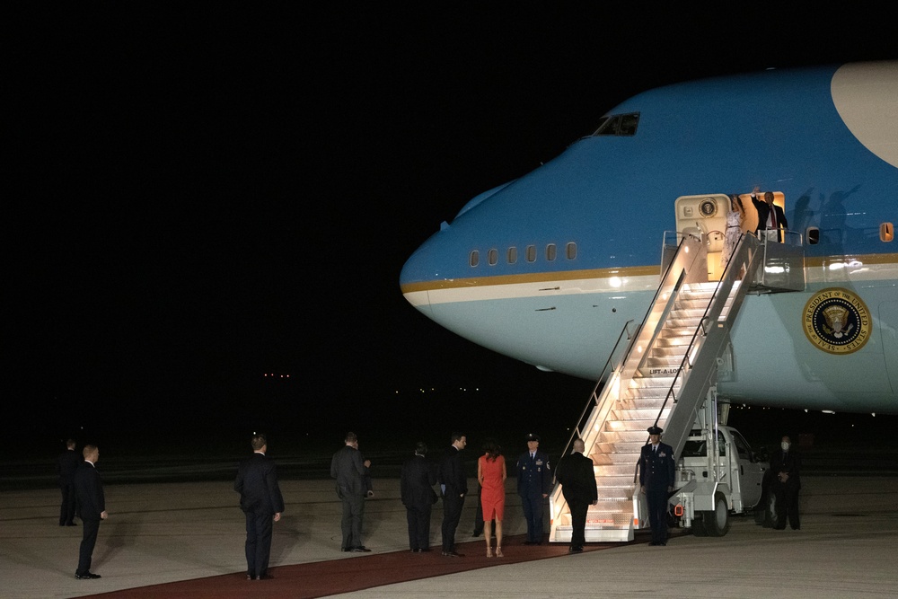 President Trump visits Ellsworth, attends Mount Rushmore event