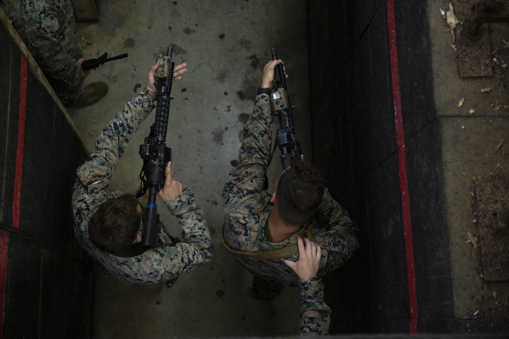 Reconnaissance Marines conduct CQT training