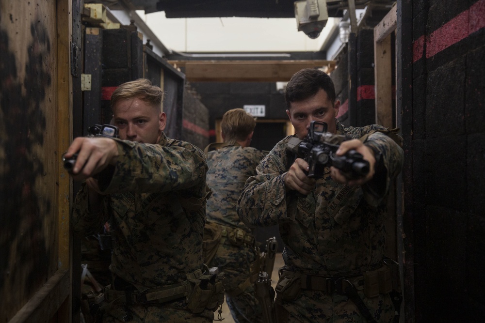 Reconnaissance Marines conduct CQT training