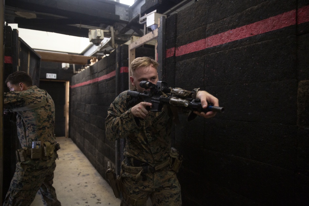 Reconnaissance Marines conduct CQT training