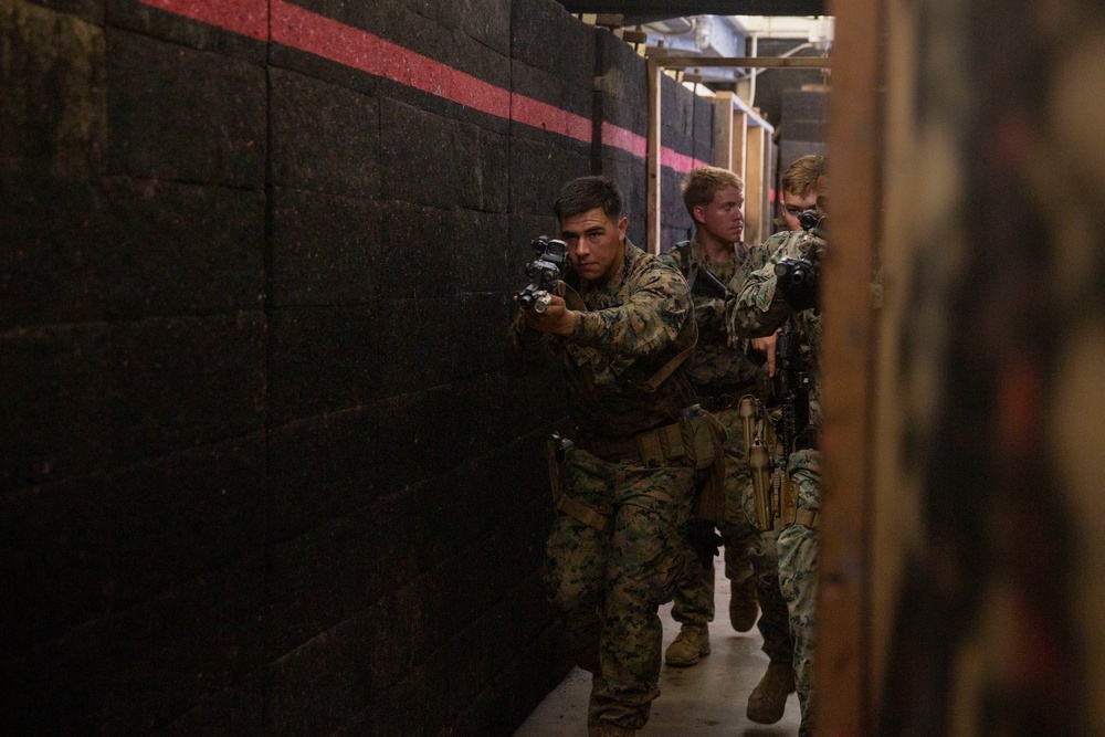 Reconnaissance Marines conduct CQT training