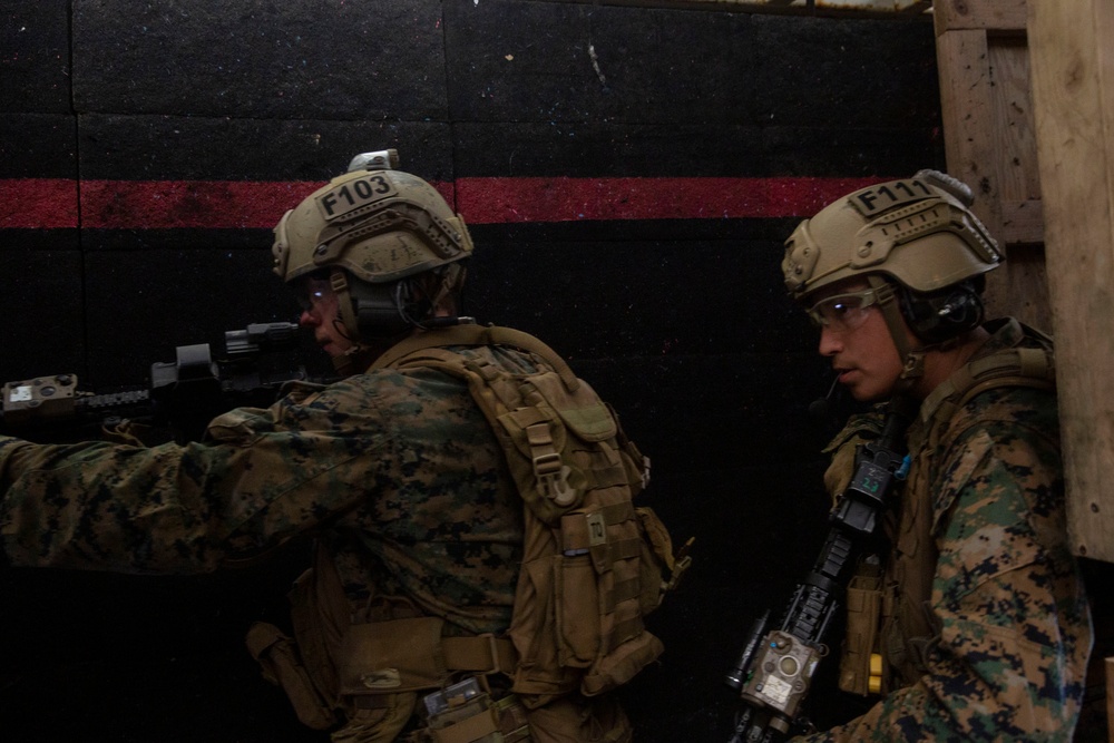 Reconnaissance Marines conduct CQT training