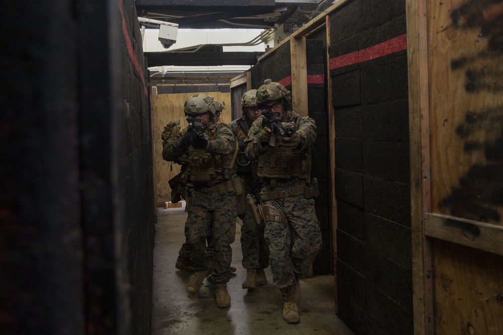 Reconnaissance Marines conduct CQT training