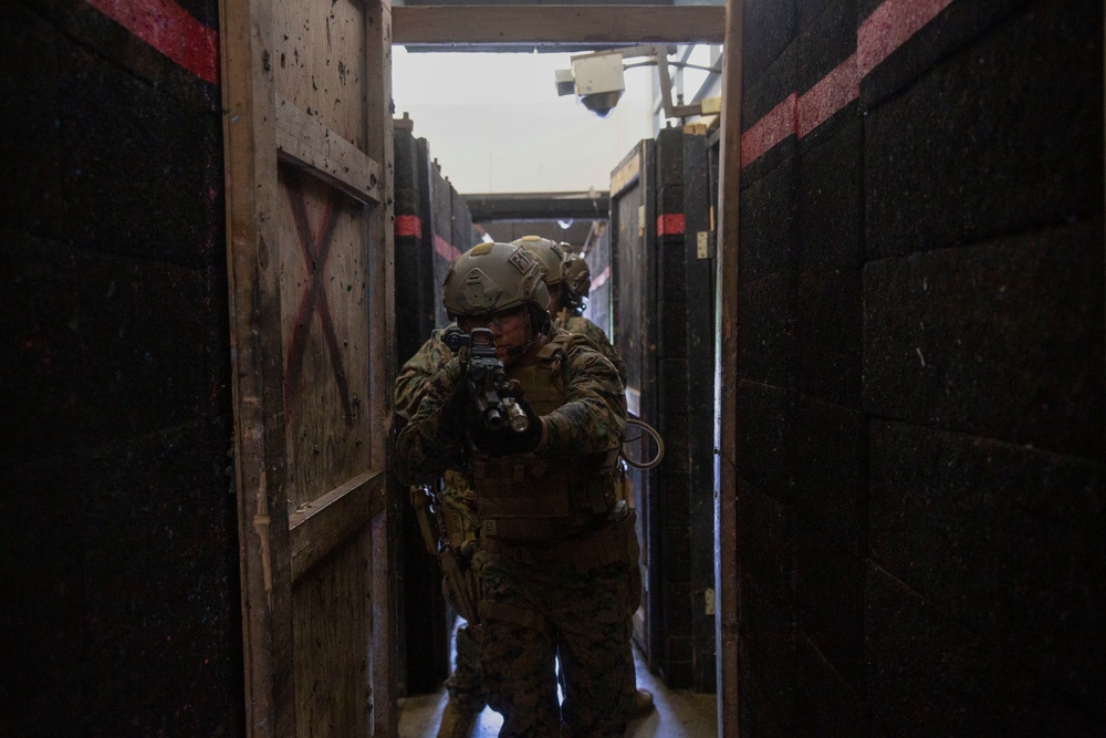 Reconnaissance Marines conduct CQT training