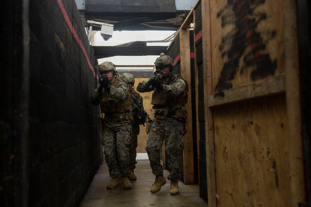 Reconnaissance Marines conduct CQT training