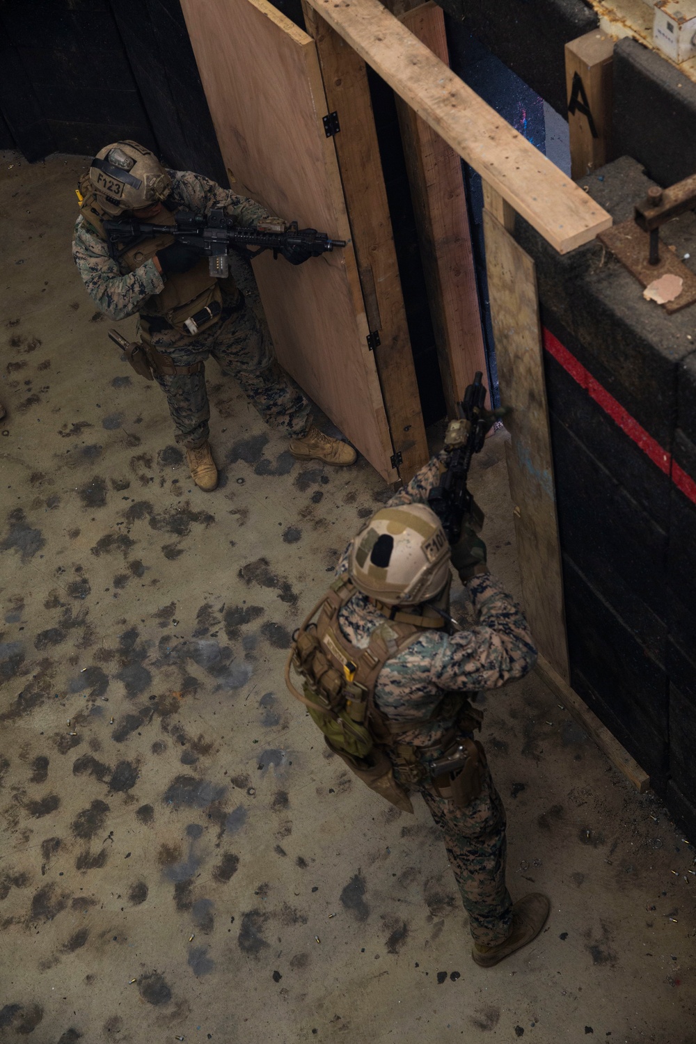 Reconnaissance Marines conduct CQT training