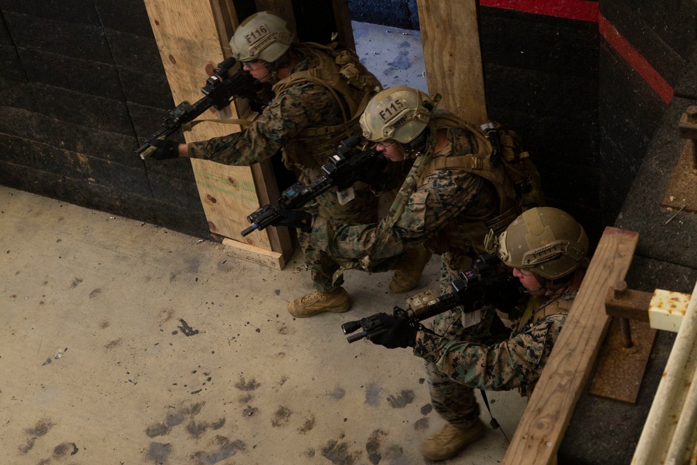 Reconnaissance Marines conduct CQT training