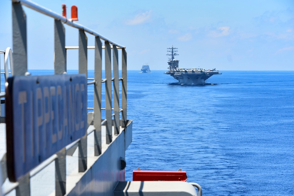 USNS Tippecanoe (T-AO 199) Conducts Underway Replenishment with USS Nimitz (CVN 68)