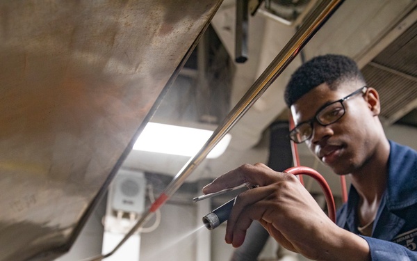 USS Bataan (LHD 5) Laundry