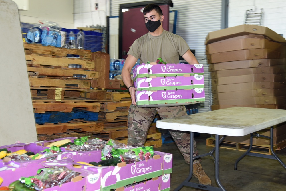 Arizona National Guard packages and delivers produce for Tombstone residents