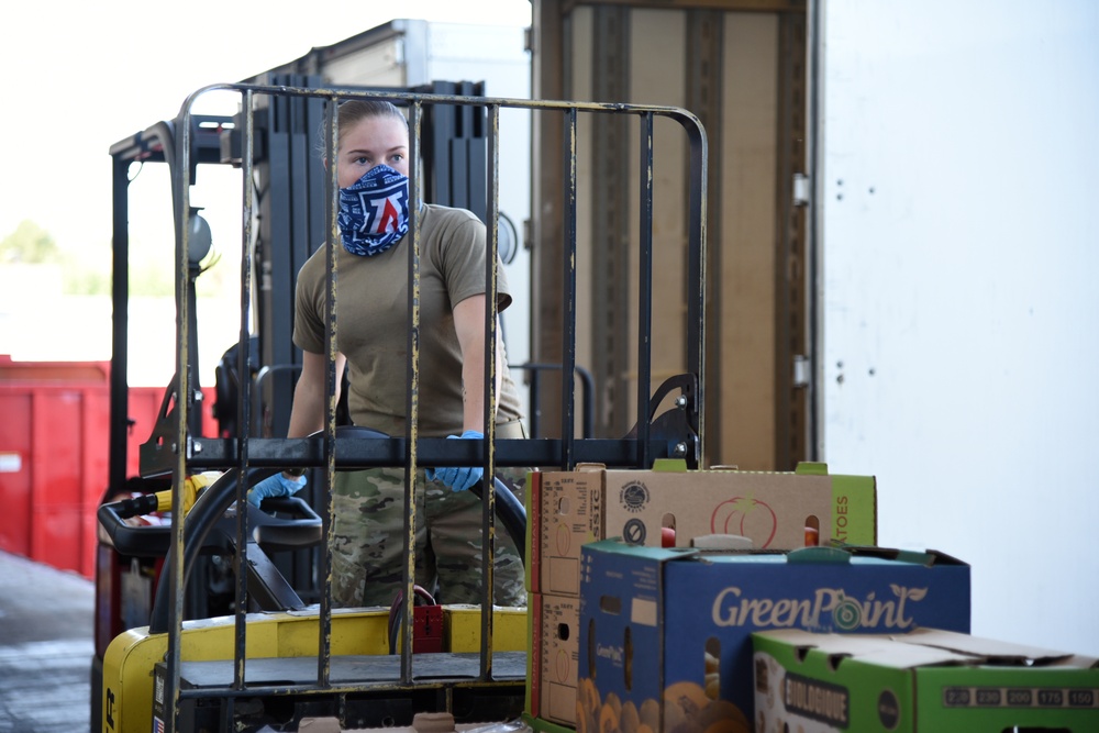 Arizona National Guard packages and delivers produce for Tombstone residents