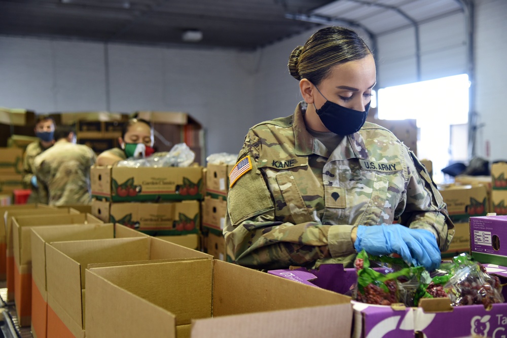 Arizona National Guard packages and delivers produce for Tombstone residents