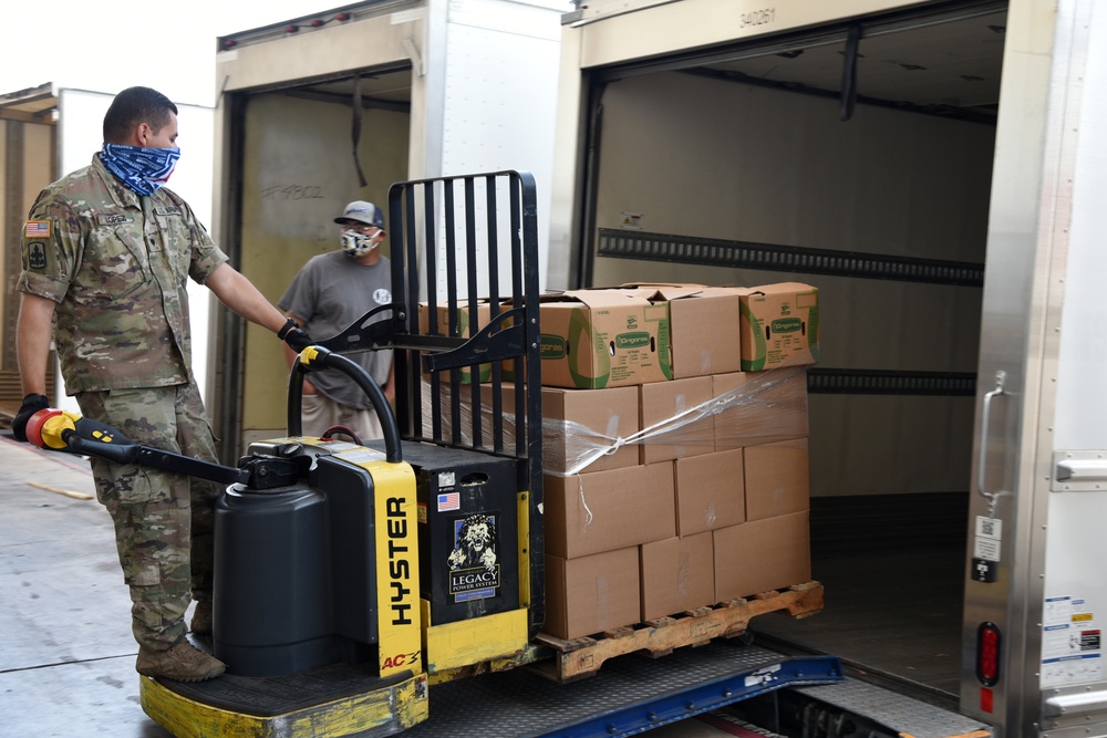 Arizona National Guard packages and delivers produce for Tombstone residents