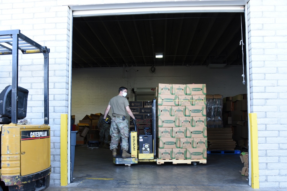 Arizona National Guard packages and delivers produce for Tombstone residents