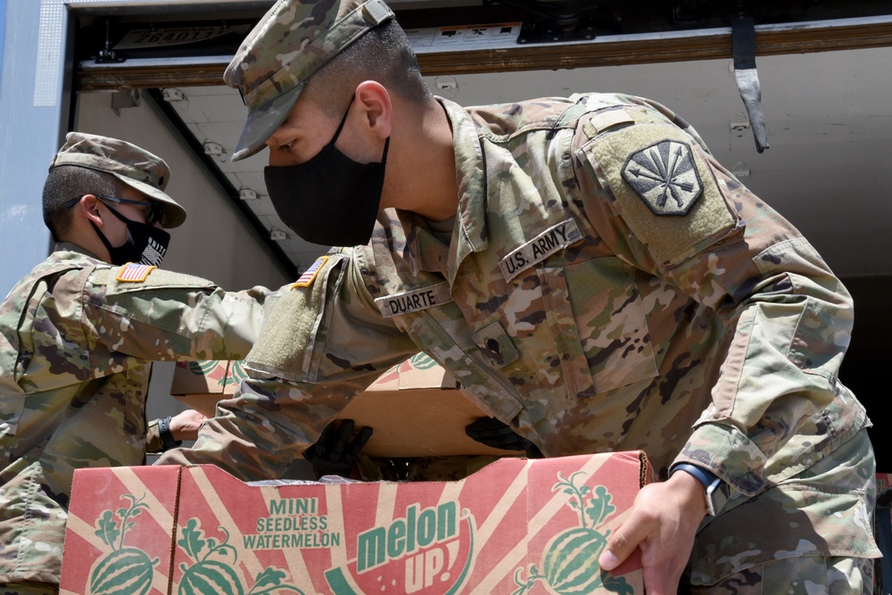 Arizona National Guard packages and delivers produce for Tombstone residents