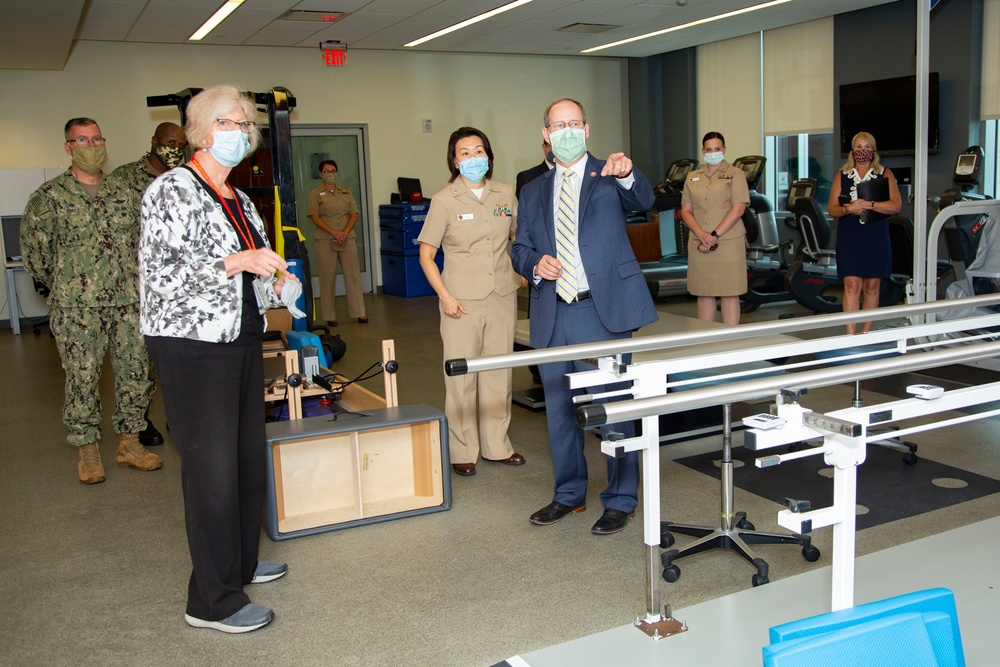 Congressman Murphy visits Intrepid Spirit to discuss TBI treatment