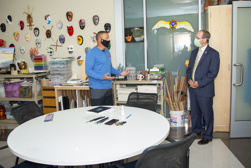 Congressman Murphy visits Intrepid Spirit to discuss TBI treatment