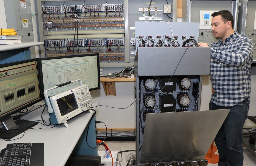 C5ISR Center engineer tests power generation equipment