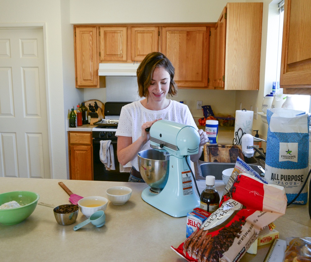 KAFB Spouses &quot;Make Cake Not Hate&quot;