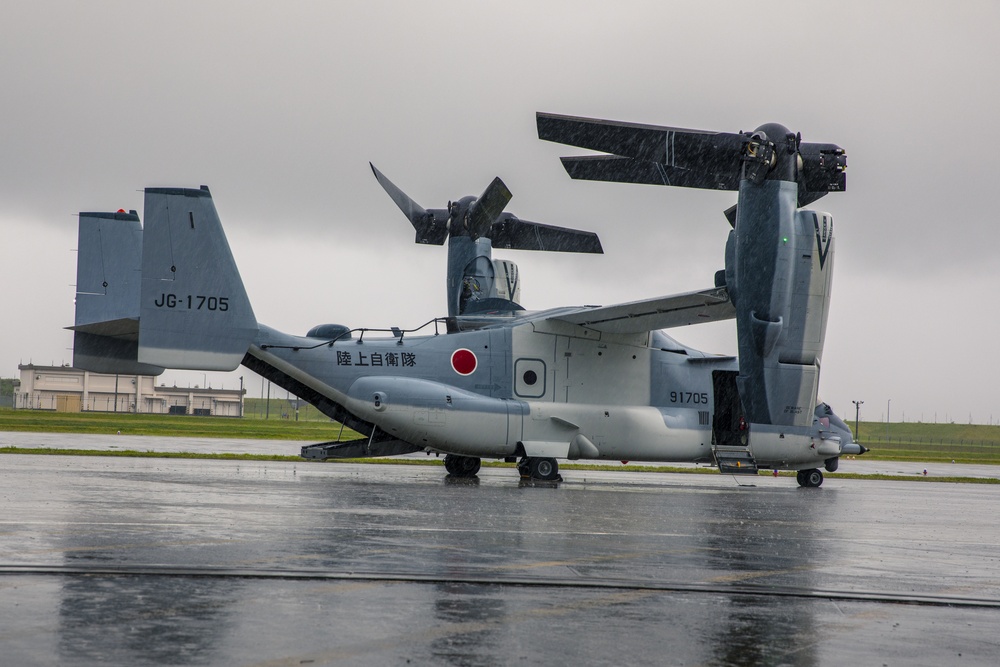 V-22 Departs MCAS Iwakuni