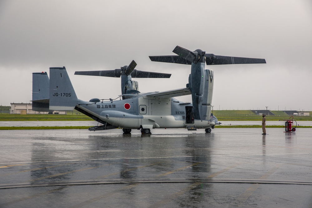 V-22 Departs MCAS Iwakuni