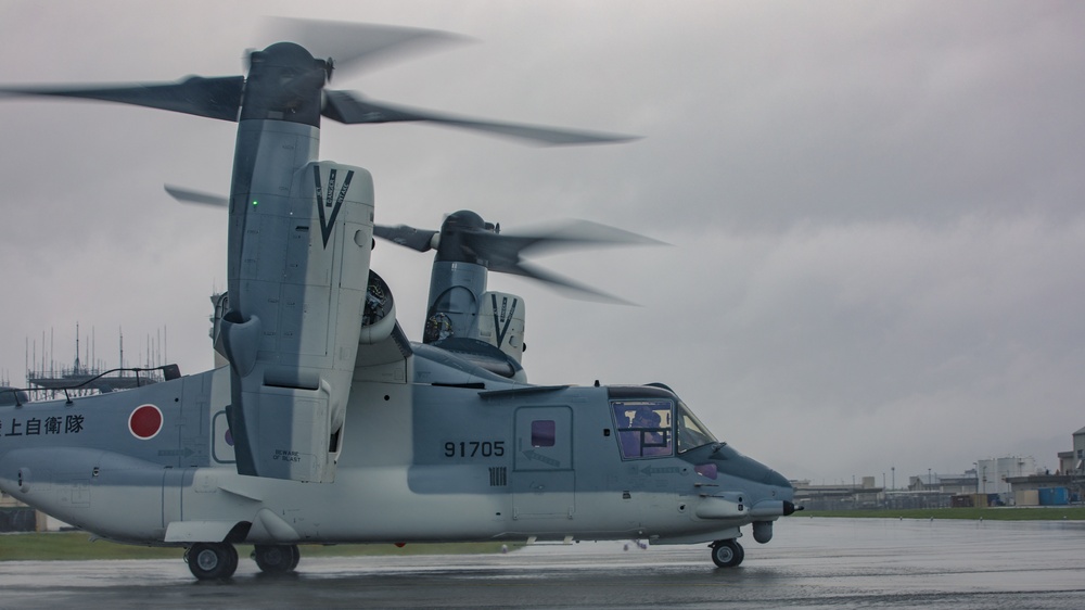 V-22 Departs MCAS Iwakuni