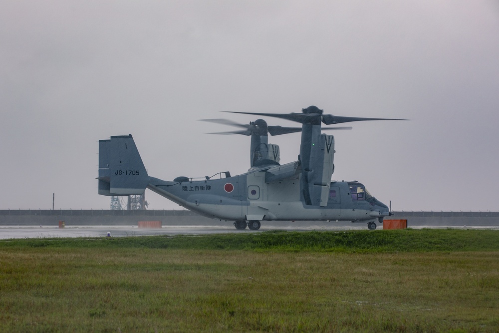 V-22 Departs MCAS Iwakuni