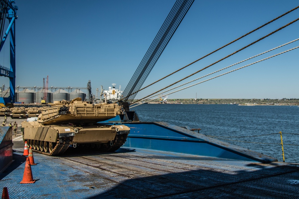 1-5 CAV conducts port operations