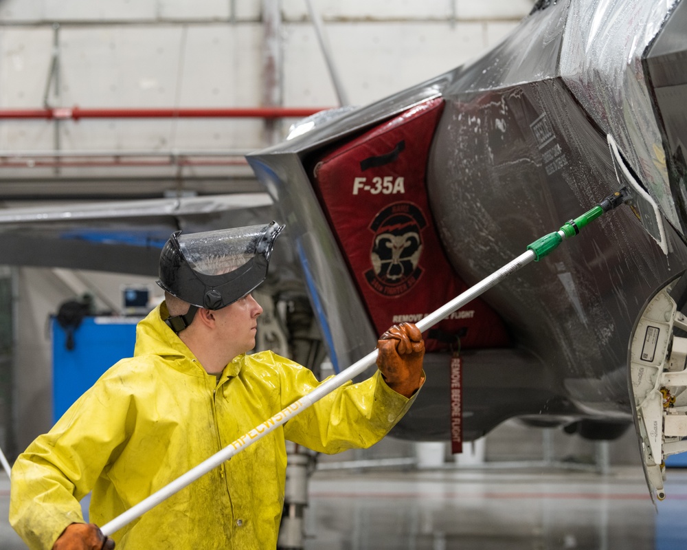 F-35 Demo Team washes a jet
