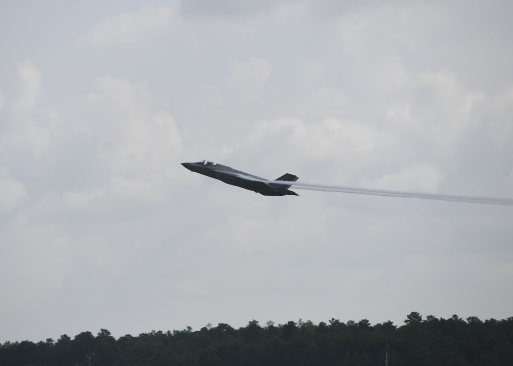 Lt. Col. O'Neill executes his fini-flight at the 33rd FW