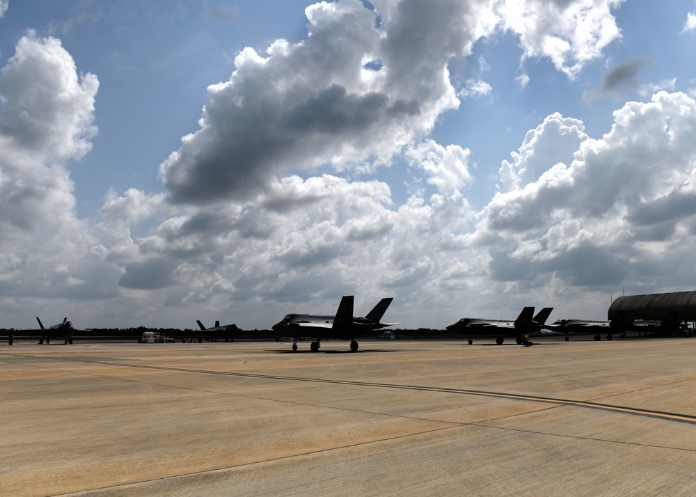 Lt. Col. O'Neill executes his fini-flight at the 33rd FW