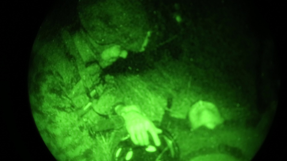 15TH MEU Marines conduct night TRAP training