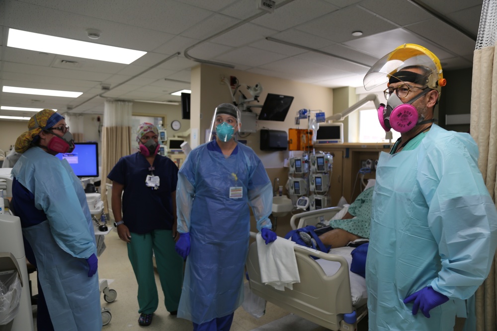 Medical Soldiers Support San Antonio, Texas Local Hospitals