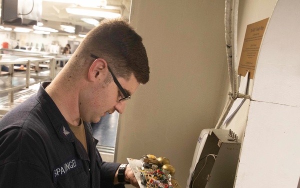 USS Bataan (LHD 5) Communications