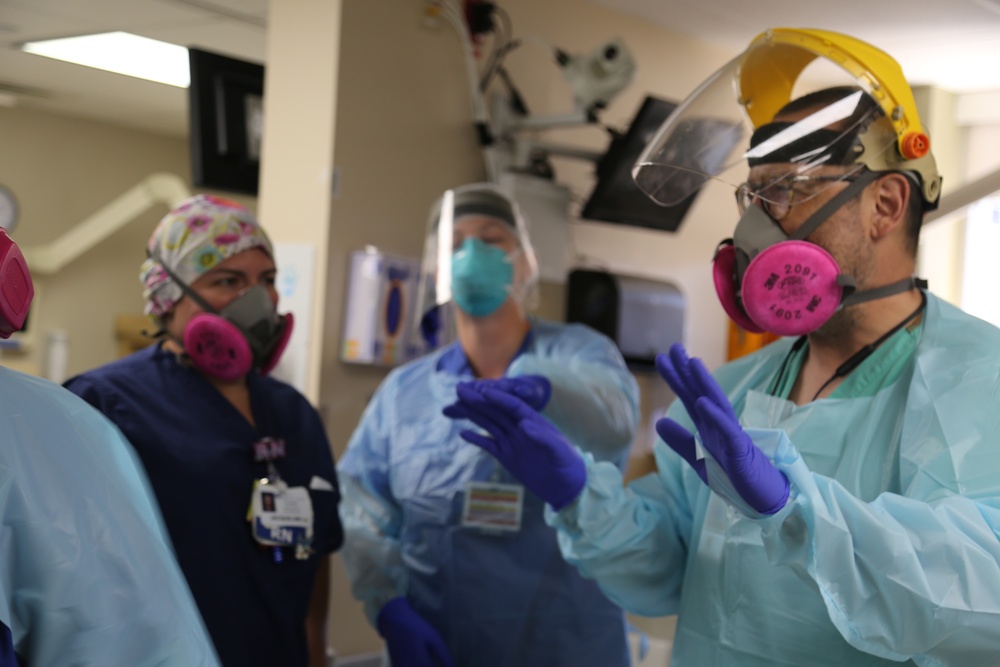 Medical Soldiers Support San Antonio, Texas Local Hospitals