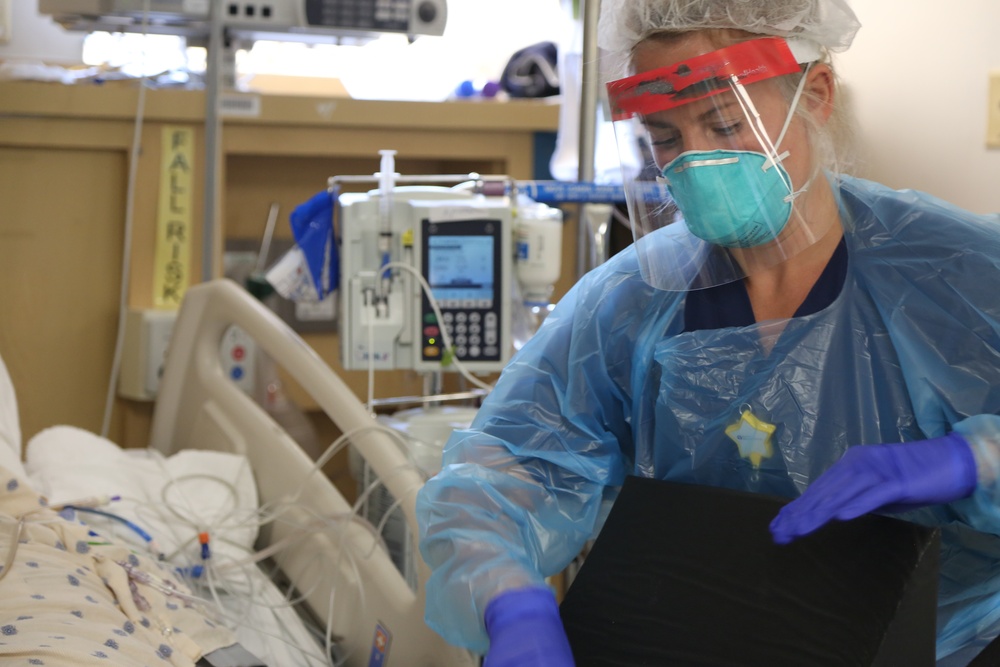 Medical Soldiers Support San Antonio, Texas Local Hospitals