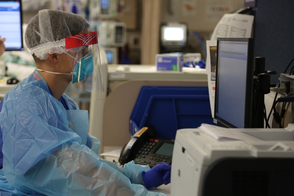 Medical Soldiers Support San Antonio, Texas Local Hospitals