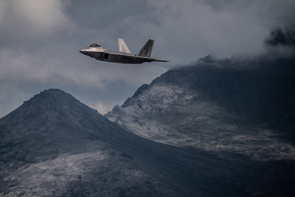 F-22 Rages Across Alaskan Mountains