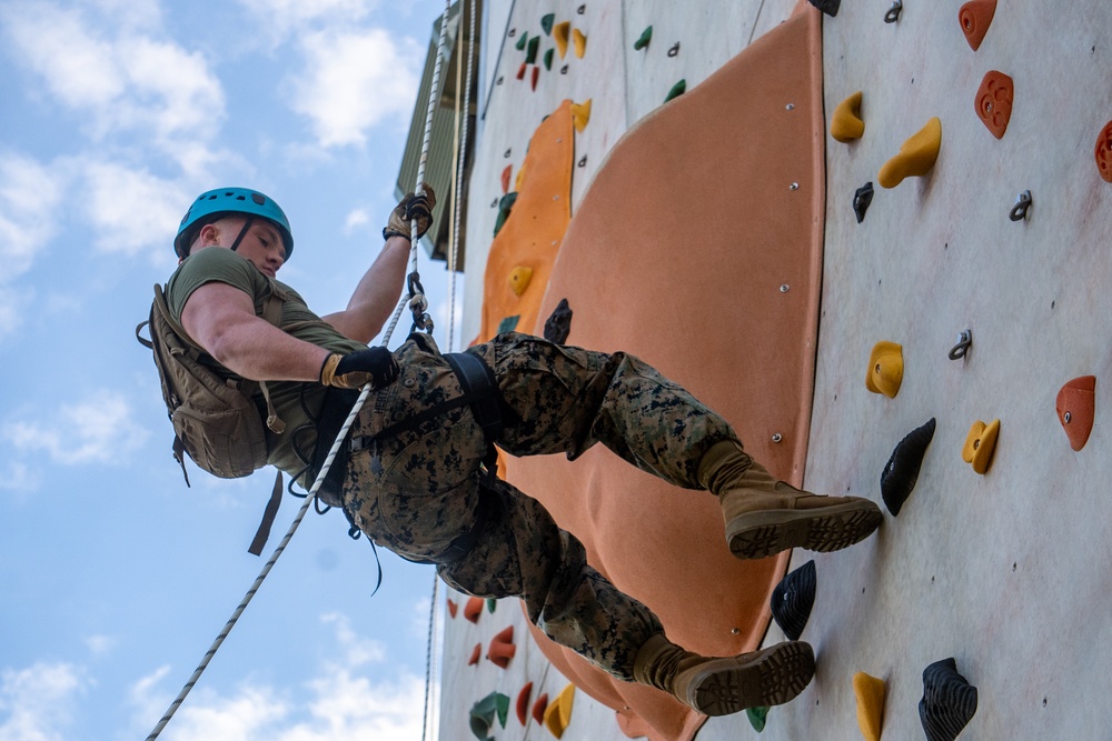 Opførsel Tilbageholdenhed elektrode DVIDS - Images - Australian soldier shares rappel skills with Marines  [Image 2 of 14]